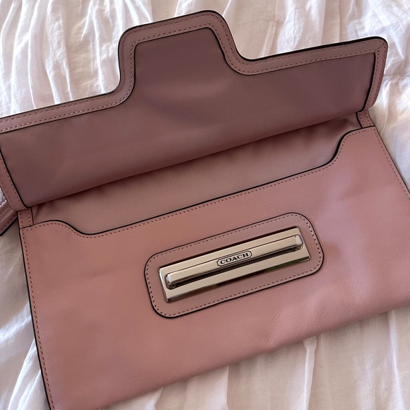 New Coach Taylor Eyelet Leather Zip Clutch - Picture 5 of 16